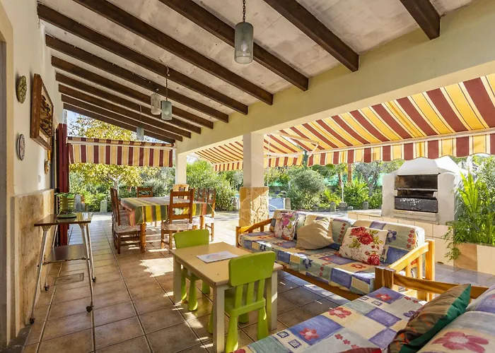 Juana Вілла Кан-Пікафорт